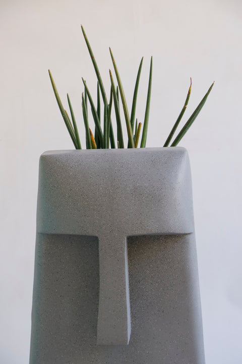 Abstract Face Chair - Pot