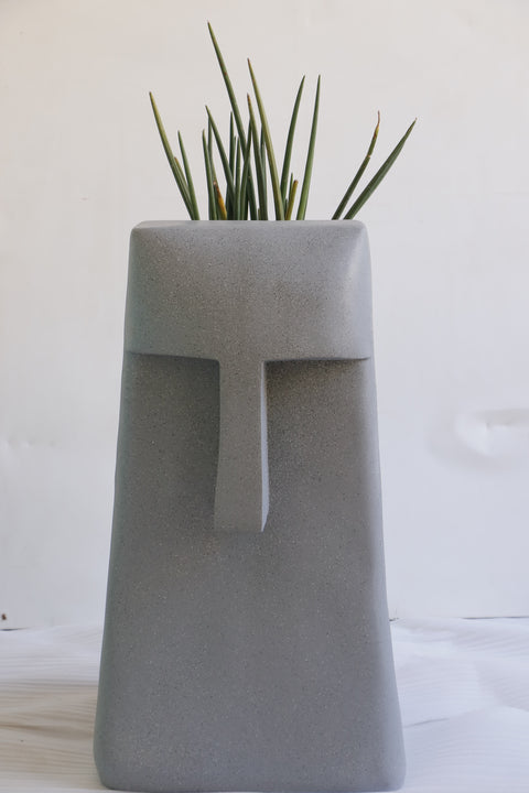 Abstract Face Chair - Pot